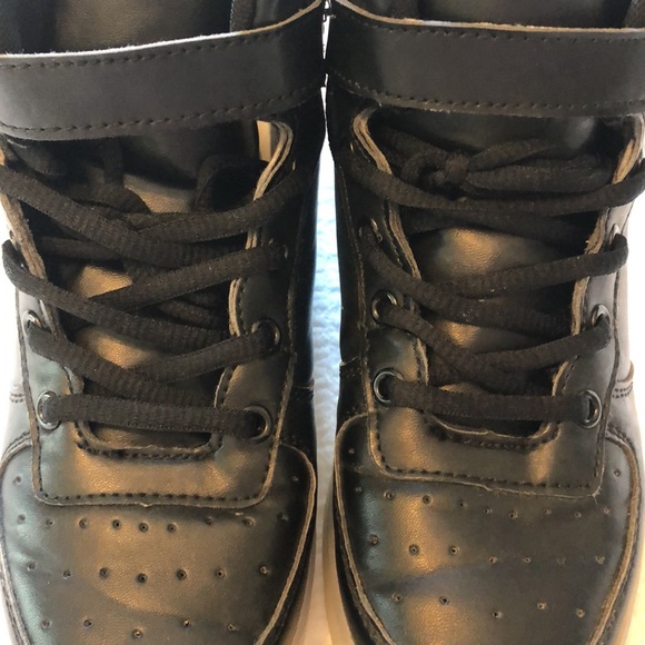 EUC High Top LED Black Vegan Leather Light Up USB Flashing Sneakers for Kids - Picture 16 of 17